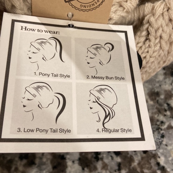 Chunky Knit Ponytail Beanie - Picture 5 of 7